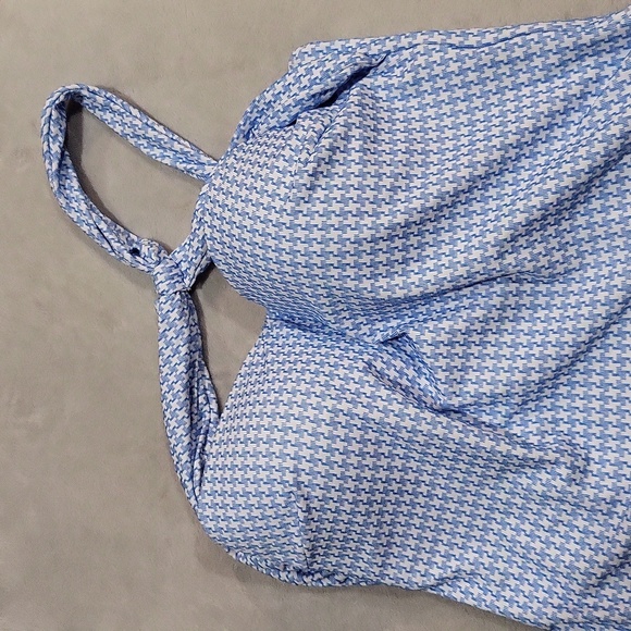 Cupshe Sugar & Spice Houndstooth One-Piece Swimsuit - Picture 7 of 14